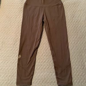Ptula leggings (lululemon quality)